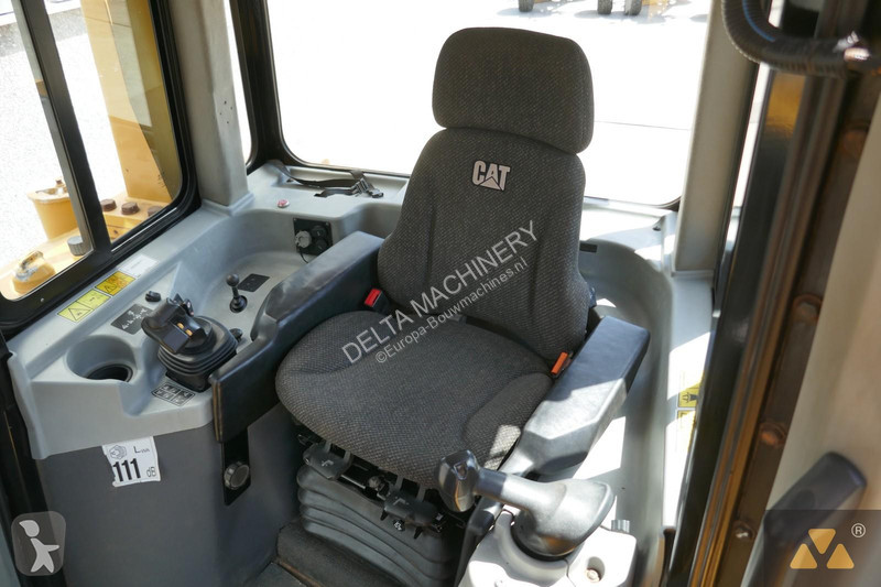 بلدوزر Caterpillar D6T
