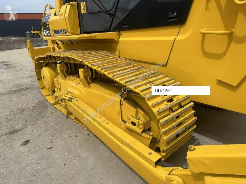 Buldozér Komatsu D65