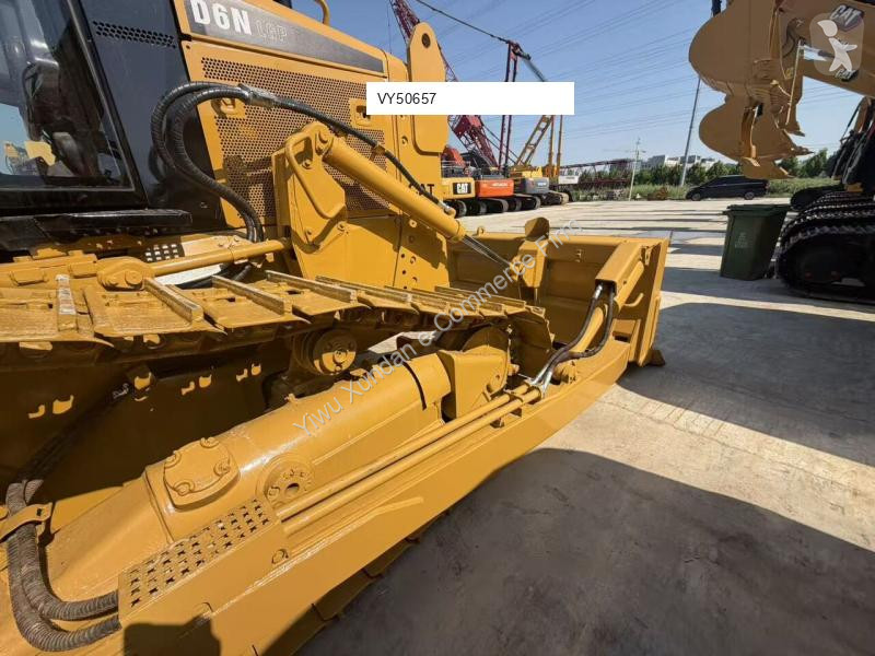 بلدوزر Caterpillar D6N