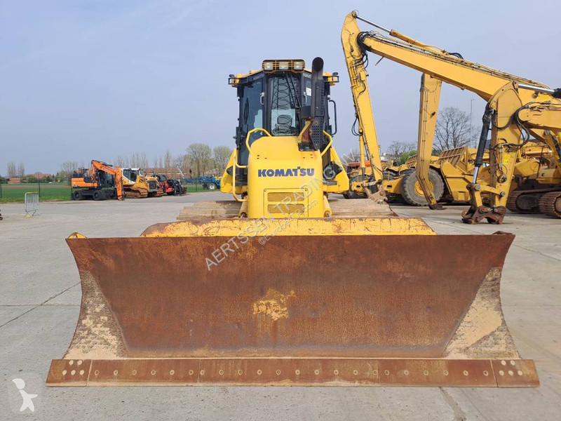 بلدوزر Komatsu i-24