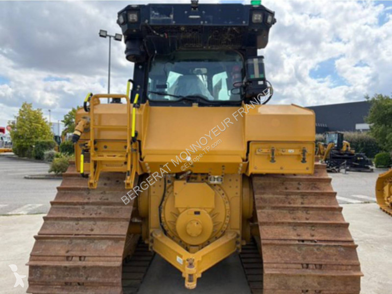 بلدوزر Caterpillar D6