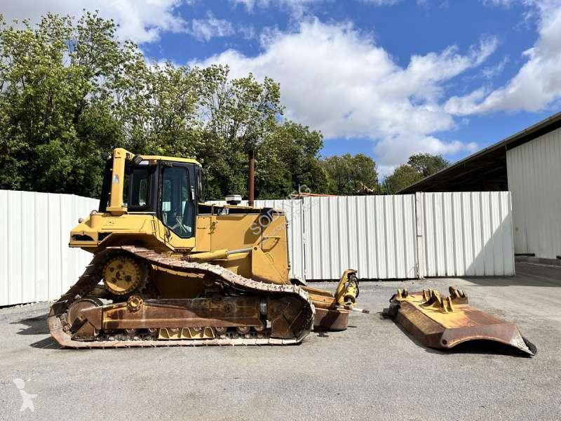 Caterpillar D6M bulldozer