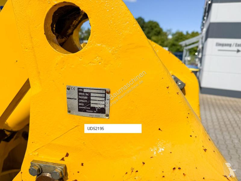 Бульдозер Komatsu D65PXI18 mit Heckaufreißer GPS