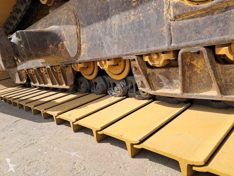 Buldózer Komatsu D65PXI18