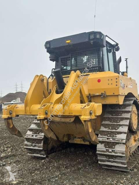 بلدوزر Caterpillar D6