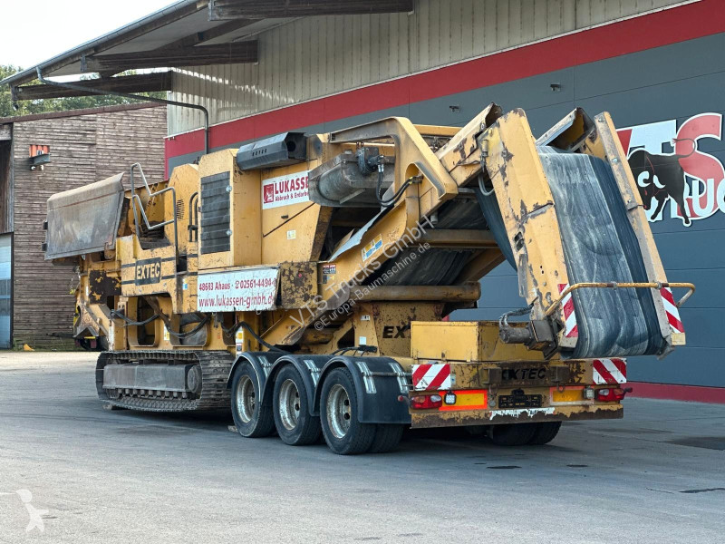 بلدوزر  Extec Screens & Crushers C12...