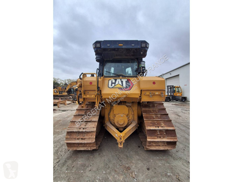 بلدوزر Caterpillar D6