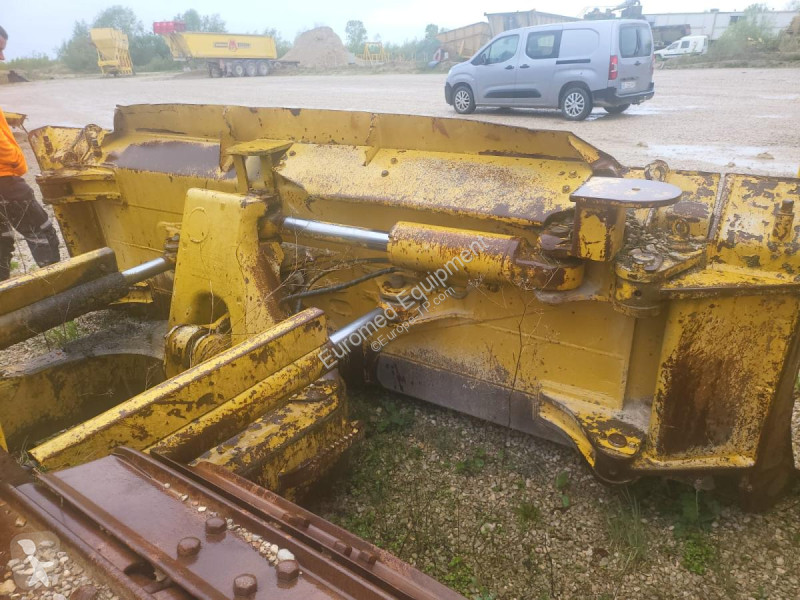 بلدوزر Komatsu