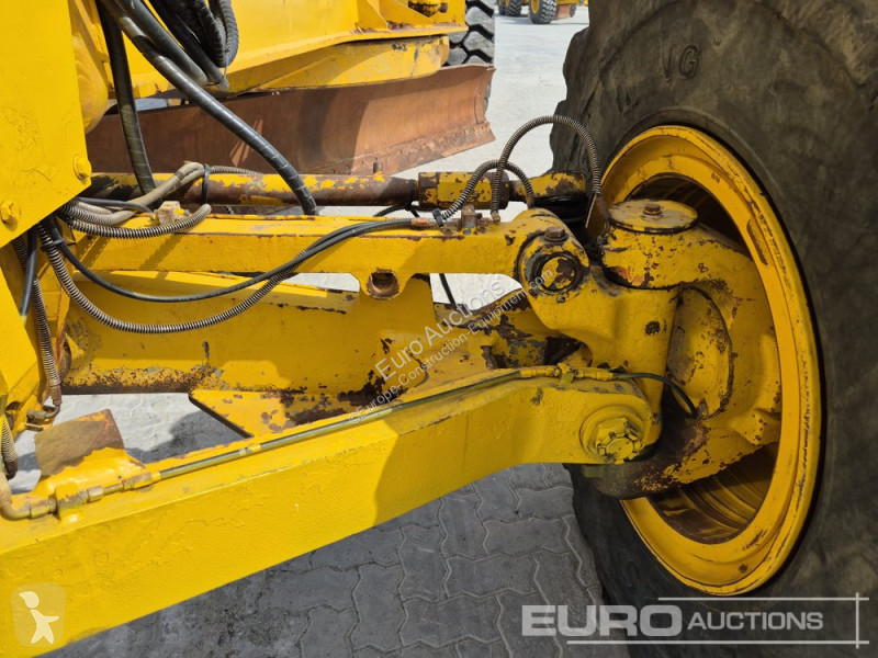 Buldozer Komatsu GD825A-2