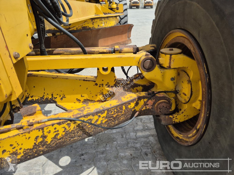 Bulldozer Komatsu GD825A-2