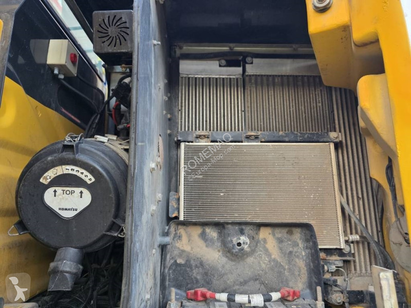 بلدوزر Komatsu PW 148-11