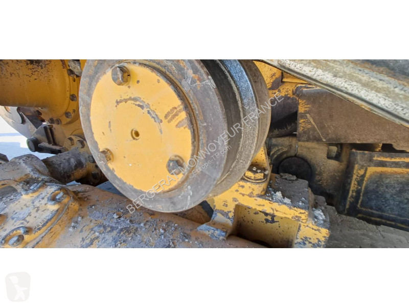 Buldozér Caterpillar D6T3B XW
