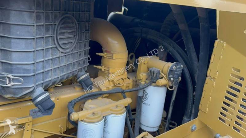 بلدوزر Caterpillar Bulldozer sur chenilles...