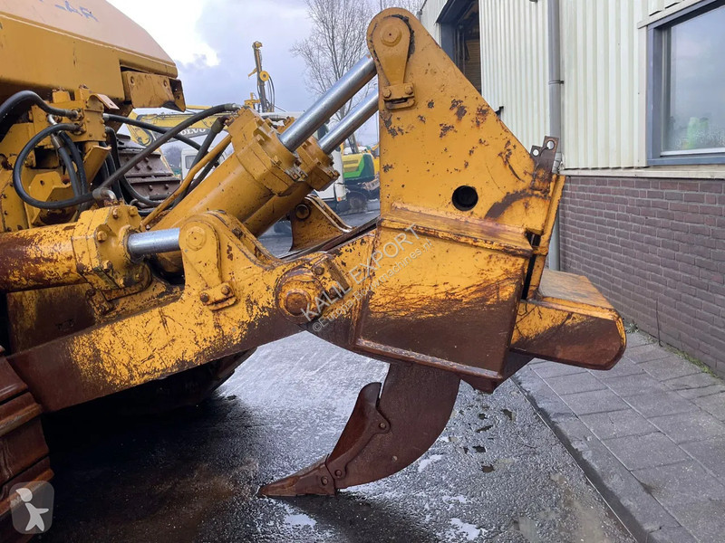 Bulldozer Caterpillar Dozer with Ripper Very...