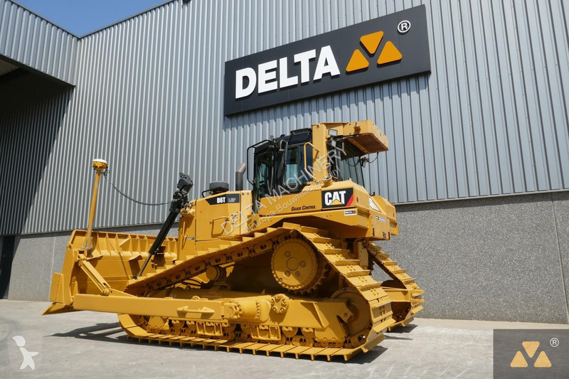بلدوزر Caterpillar D6T