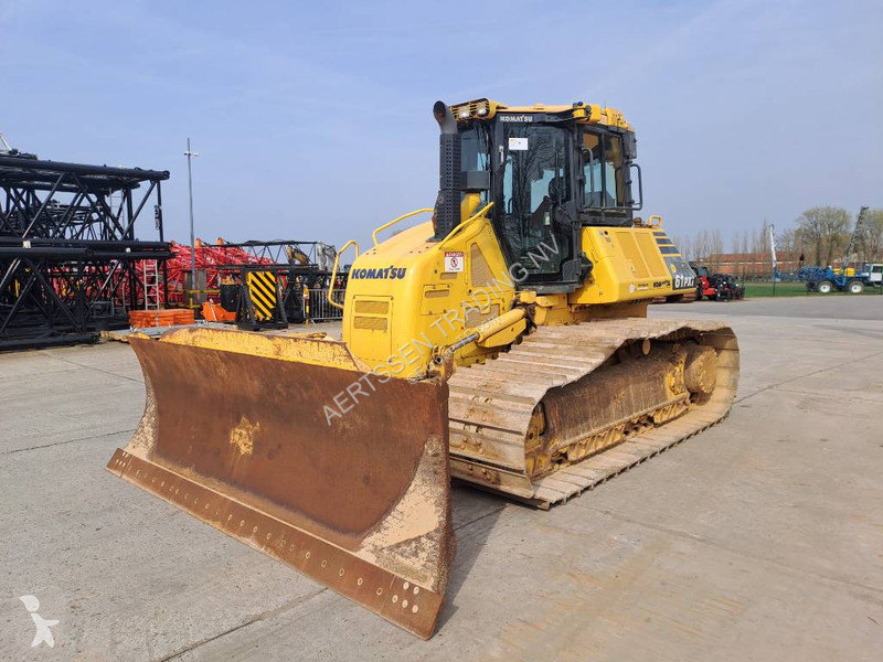 بلدوزر Komatsu i-24
