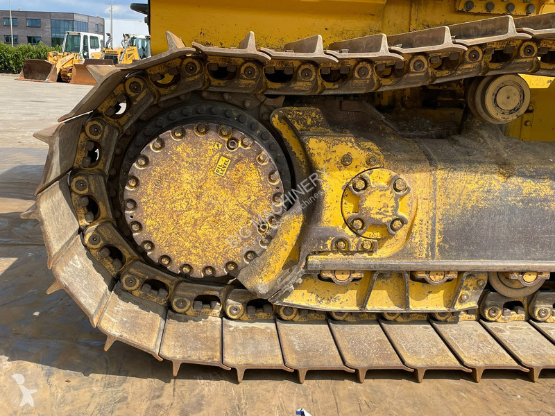بلدوزر Komatsu i-24