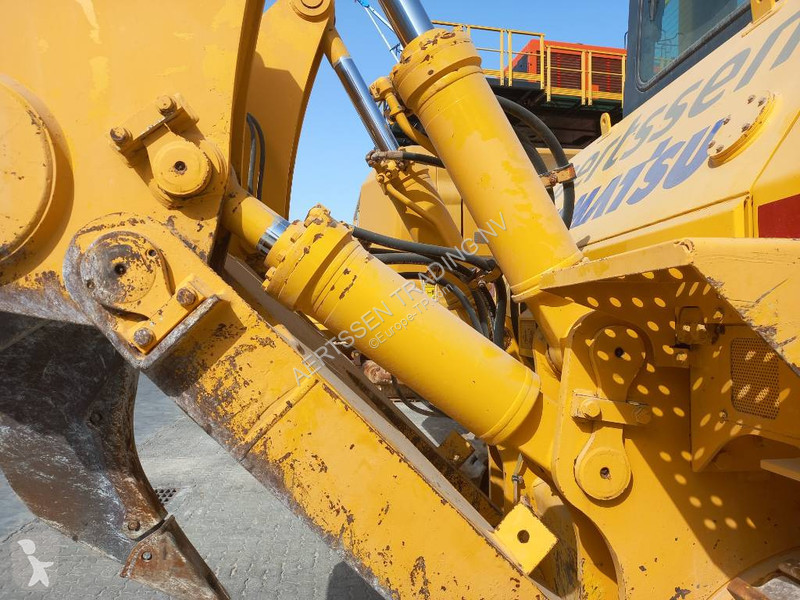 Buldozér Komatsu D275A-5R (EXW - Abu Dhabi)