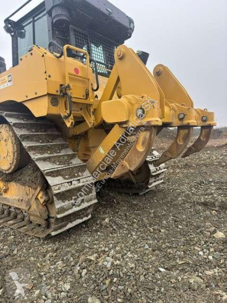 بلدوزر Caterpillar D6