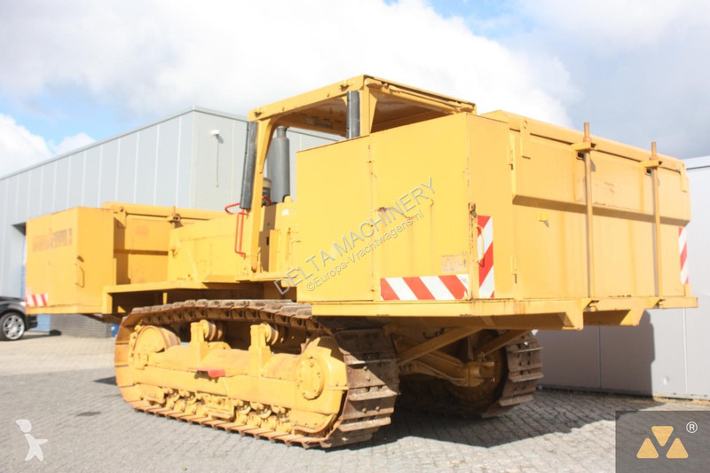 Bulldozer Caterpillar D6E Fuel tanker