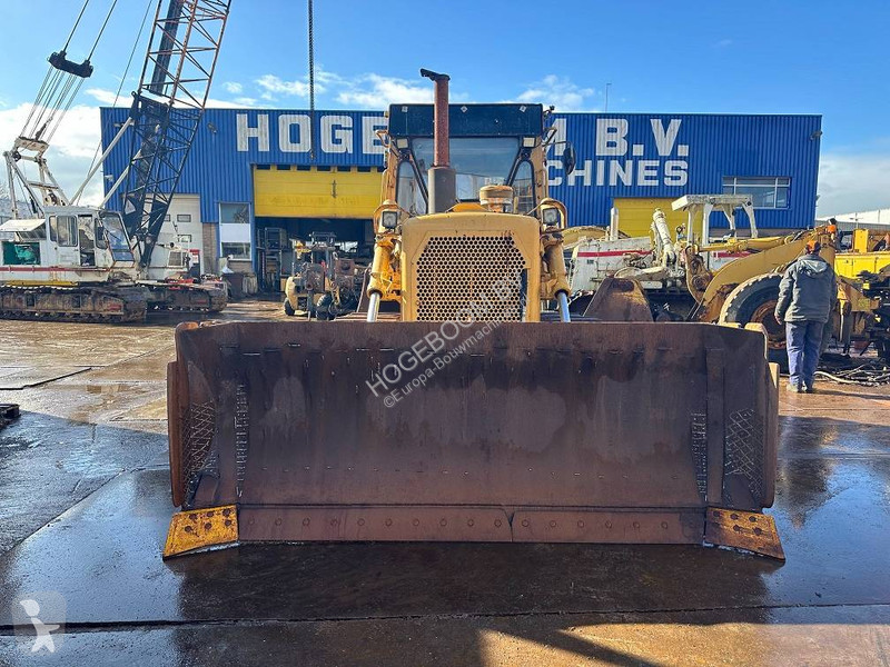 Bulldozer Caterpillar D6D with winch