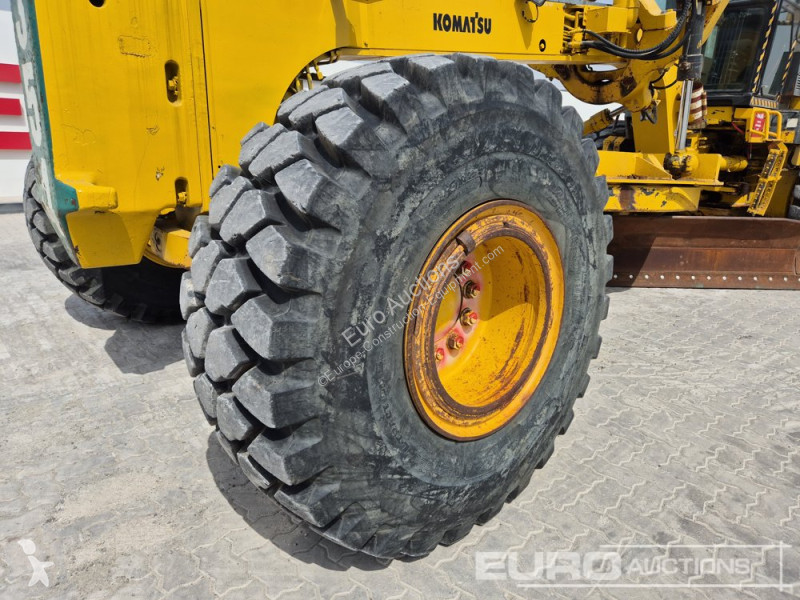 Buldozer Komatsu GD825A-2