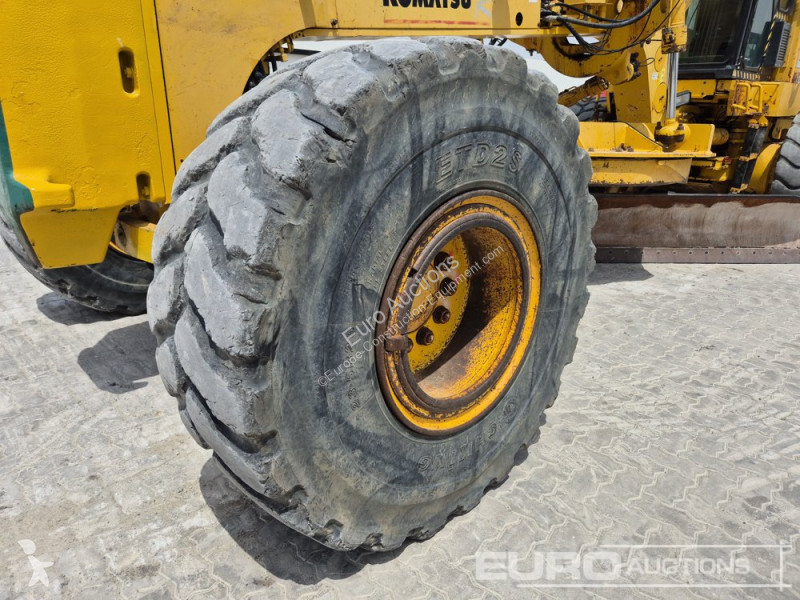 Buldozer Komatsu GD825A-2