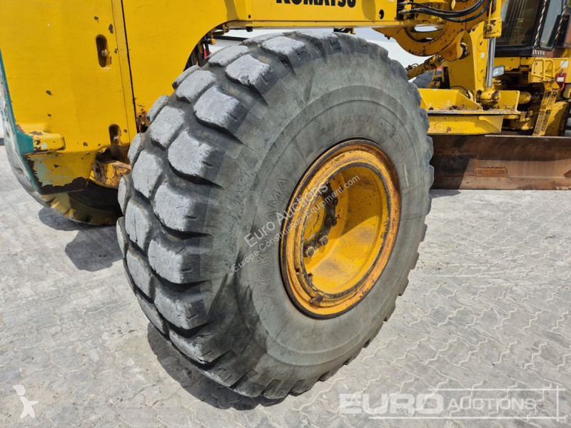 Buldozer Komatsu GD825A-2