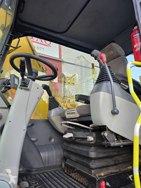 بلدوزر Komatsu PW 148-11
