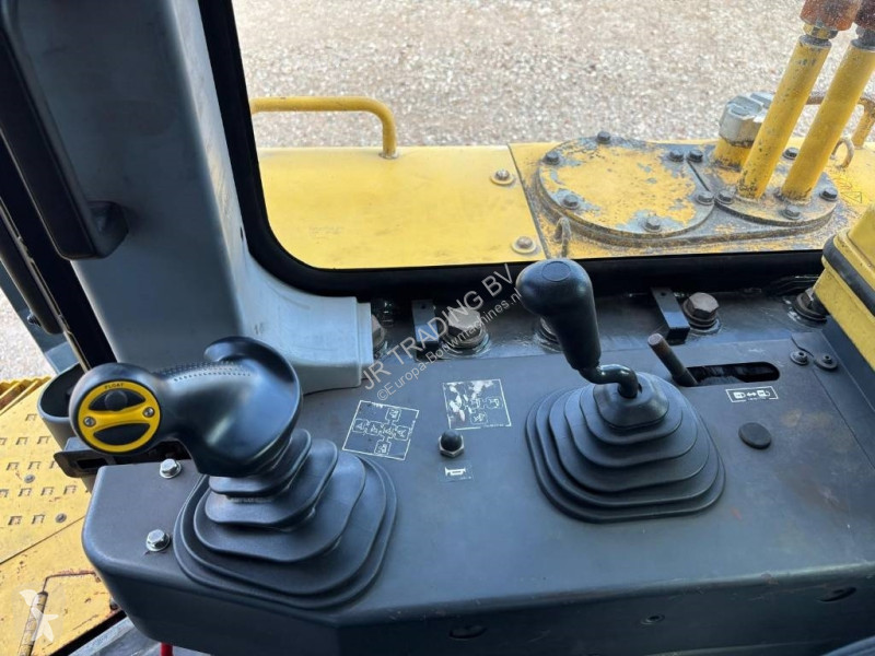 Bulldozer Komatsu AX-6 (c/w REMOTE CONTROL)