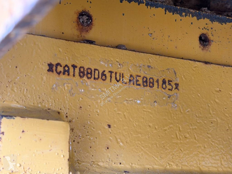 Buldozér Caterpillar D6T