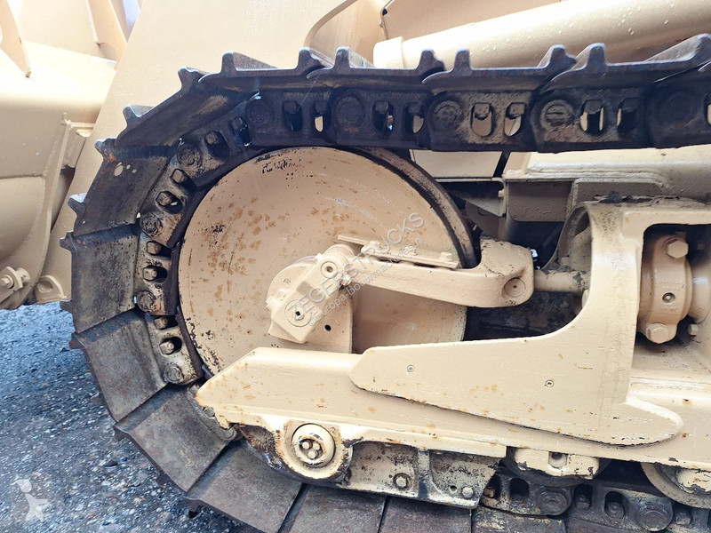 Buldozér Caterpillar 953B