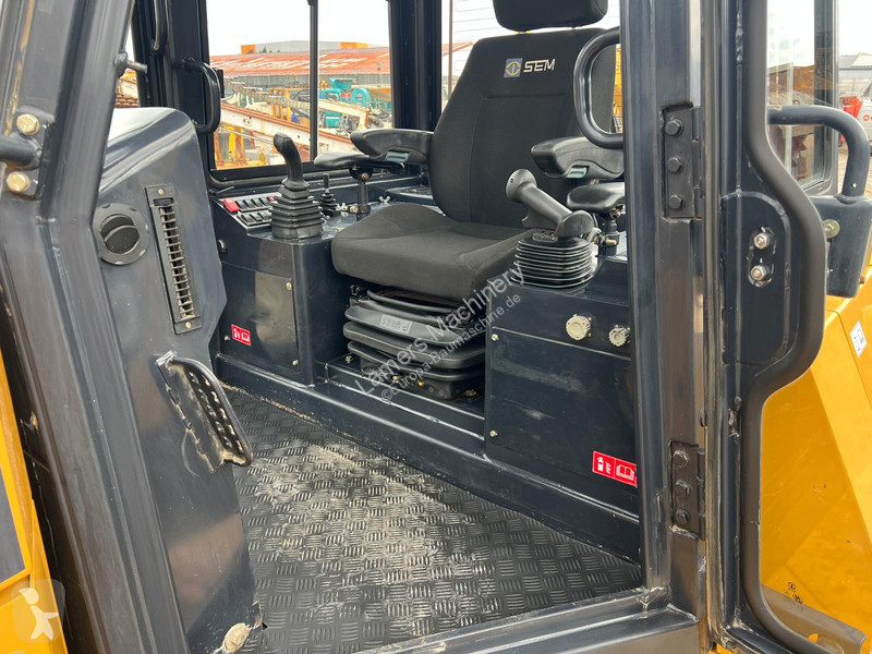 Buldozer SEM 816D .