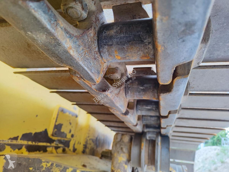 بلدوزر Komatsu 24