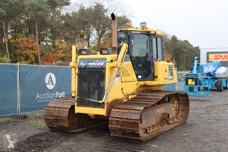 بلدوزر Komatsu