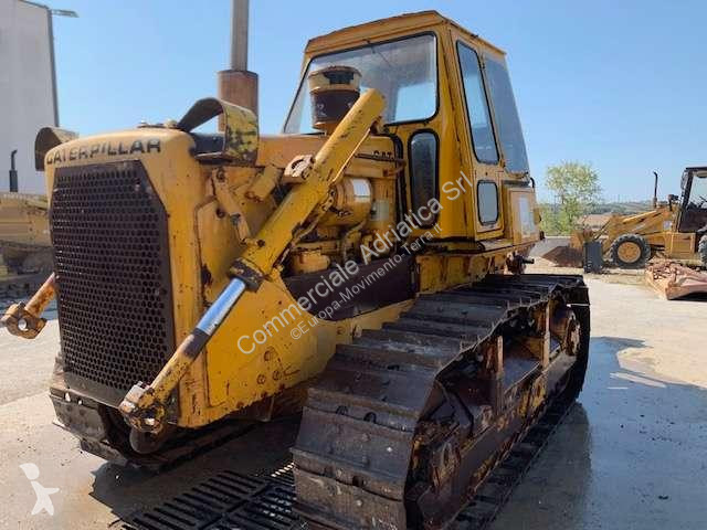 بلدوزر Caterpillar D6D