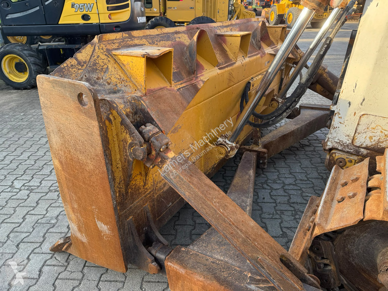 Булдозер Caterpillar .