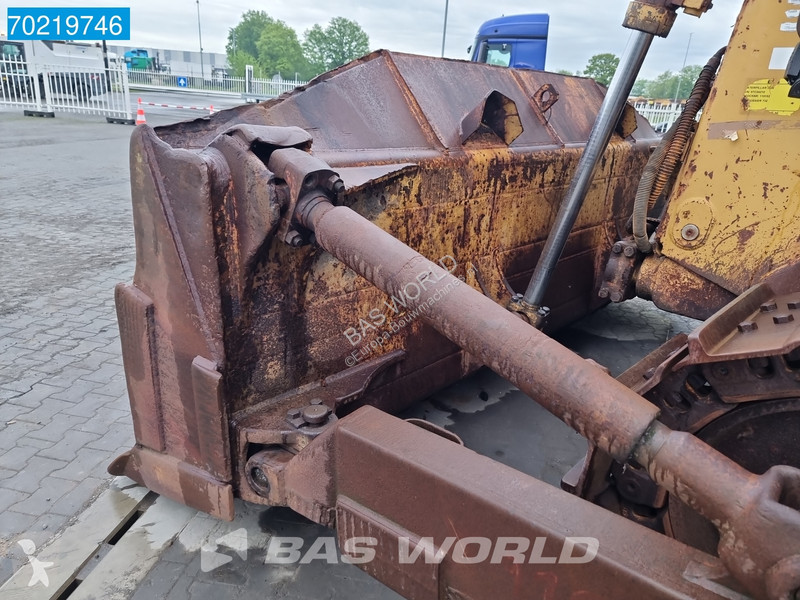 بلدوزر Caterpillar D8 N
