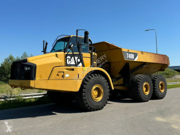 Tombereau articulé Caterpillar