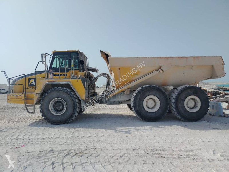 Dumper Komatsu R 4 pieces available in Abu Dhabi)
