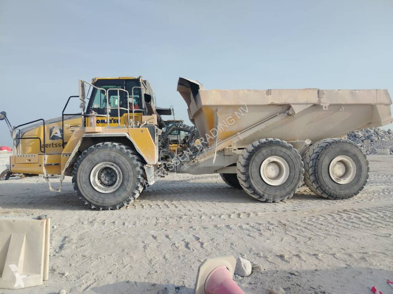Dumper Komatsu R (4 pieces available in Abu Dhabi)