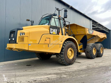 Caterpillar735