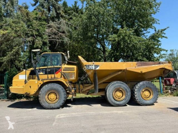 Tombereau articulé Caterpillar