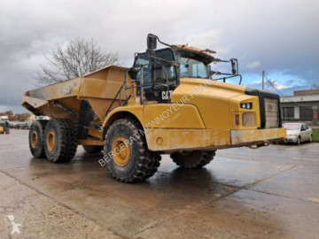 Tombereau articulé Caterpillar