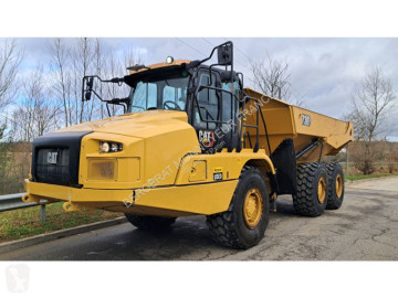 Tombereau articulé Caterpillar