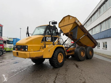 Tombereau articulé Caterpillar