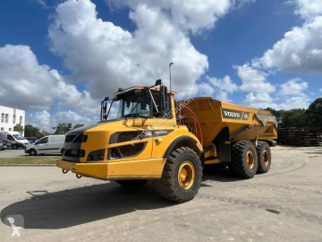 Tombereau articulé Volvo
