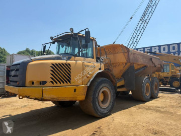 Tombereau articulé Volvo