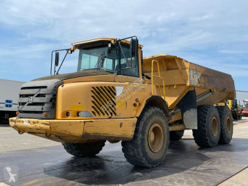 Tombereau articulé Volvo