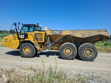 Tombereau articulé Caterpillar
